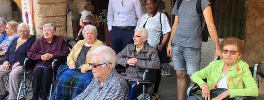 El 2 de juny vam assistir a un acte de Fimag a la plaça de la Vila