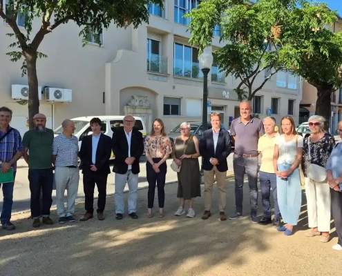 Foto de família de la visita institucinal de la consellera de Drets Socials i Inclusió a la Resdència Vila Vella