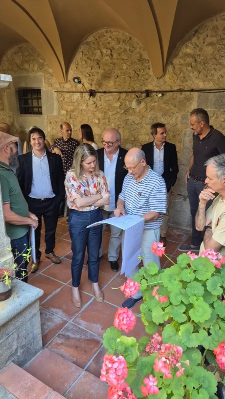 Fent el recorregut per l'interior de la Residència Vila Vella