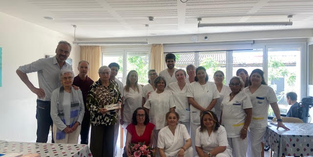 Treballadors, direcció i la presidenta del patronat de la fundació van assistir a l'acte de reconeixement per a la treballadora Maria Victoria Fuster Pascal, amb motiu de la seva jubilació.